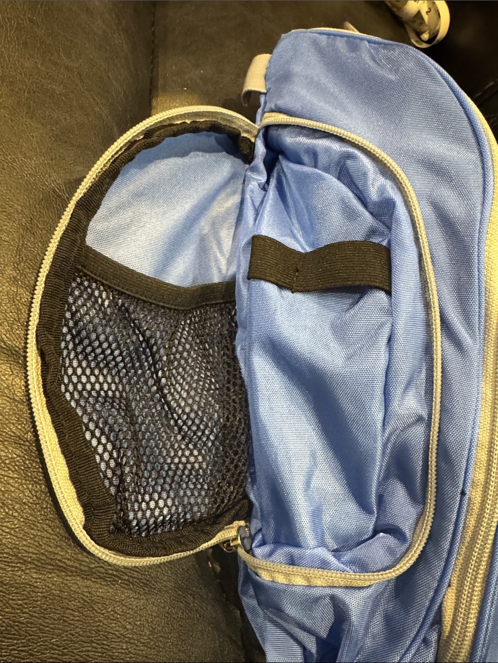 L.L. Bean Blue Hanging Toiletry Bag With Multiple Compartments - Picture 3 of 14